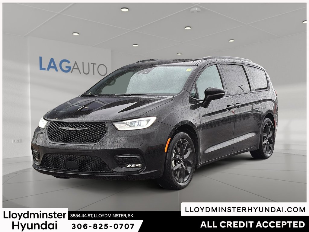 2024 Chrysler Pacifica Touring-L in Lloydminster, Saskatchewan - 1 - w1024h768px
