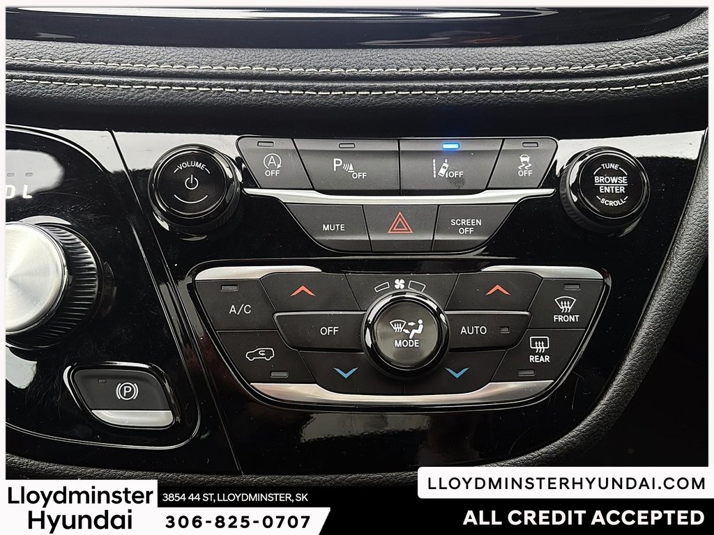 2024 Chrysler Pacifica Touring-L in Lloydminster, Saskatchewan - 25 - w1024h768px
