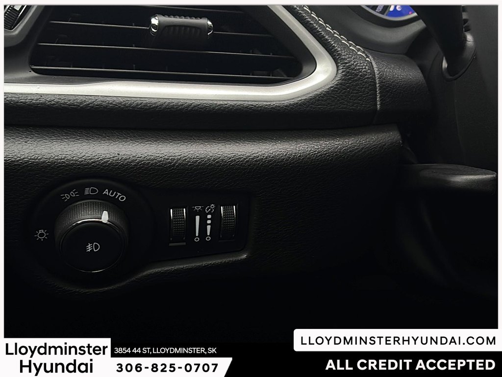 2024 Chrysler Pacifica Touring-L in Lloydminster, Saskatchewan - 19 - w1024h768px