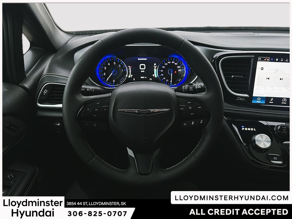 2024 Chrysler Pacifica Touring-L in Lloydminster, Saskatchewan - 15 - w1024h768px