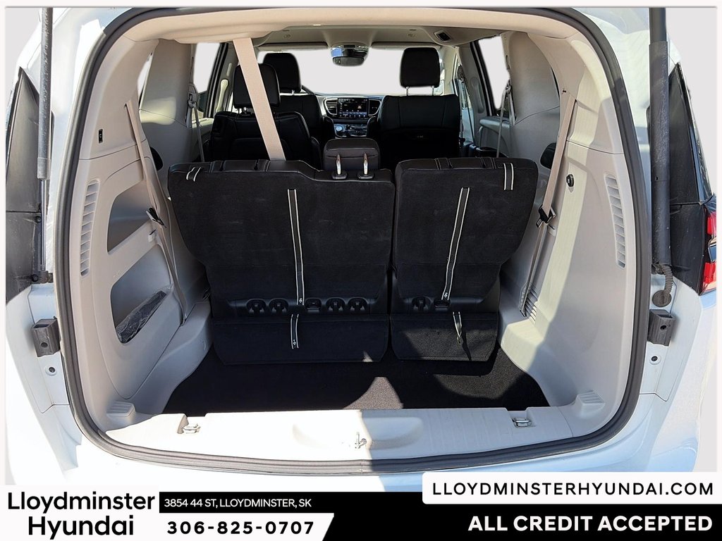 2024 Chrysler Pacifica Touring-L in Lloydminster, Saskatchewan - 9 - w1024h768px