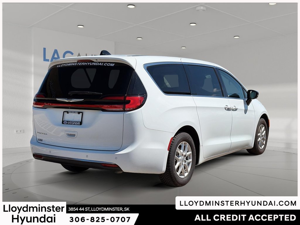 2024 Chrysler Pacifica Touring-L in Lloydminster, Saskatchewan - 5 - w1024h768px