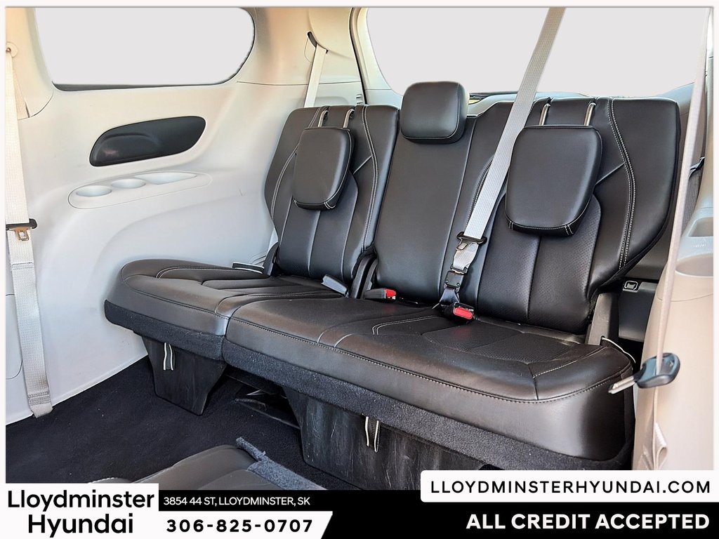 2024 Chrysler Pacifica Touring-L in Lloydminster, Saskatchewan - 14 - w1024h768px