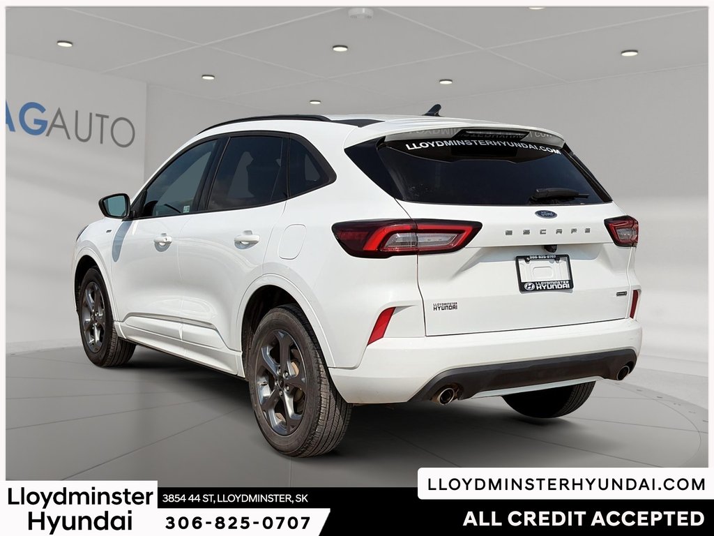 2023 Ford Escape Hybrid ST-Line in Lloydminster, Saskatchewan - 7 - w1024h768px