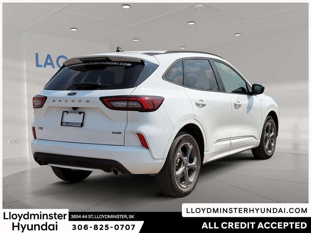 2023 Ford Escape Hybrid ST-Line in Lloydminster, Saskatchewan - 5 - w1024h768px