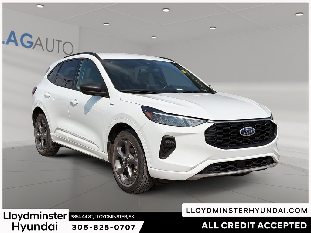 2023 Ford Escape Hybrid ST-Line in Lloydminster, Saskatchewan - 3 - w1024h768px