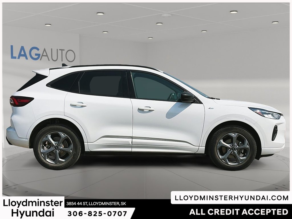 2023 Ford Escape Hybrid ST-Line in Lloydminster, Saskatchewan - 4 - w1024h768px