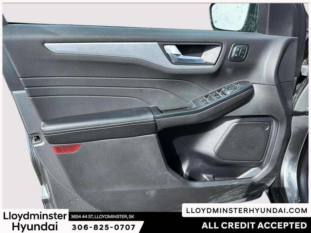 2025 Ford Escape Platinum in Lloydminster, Saskatchewan - 13 - w1024h768px