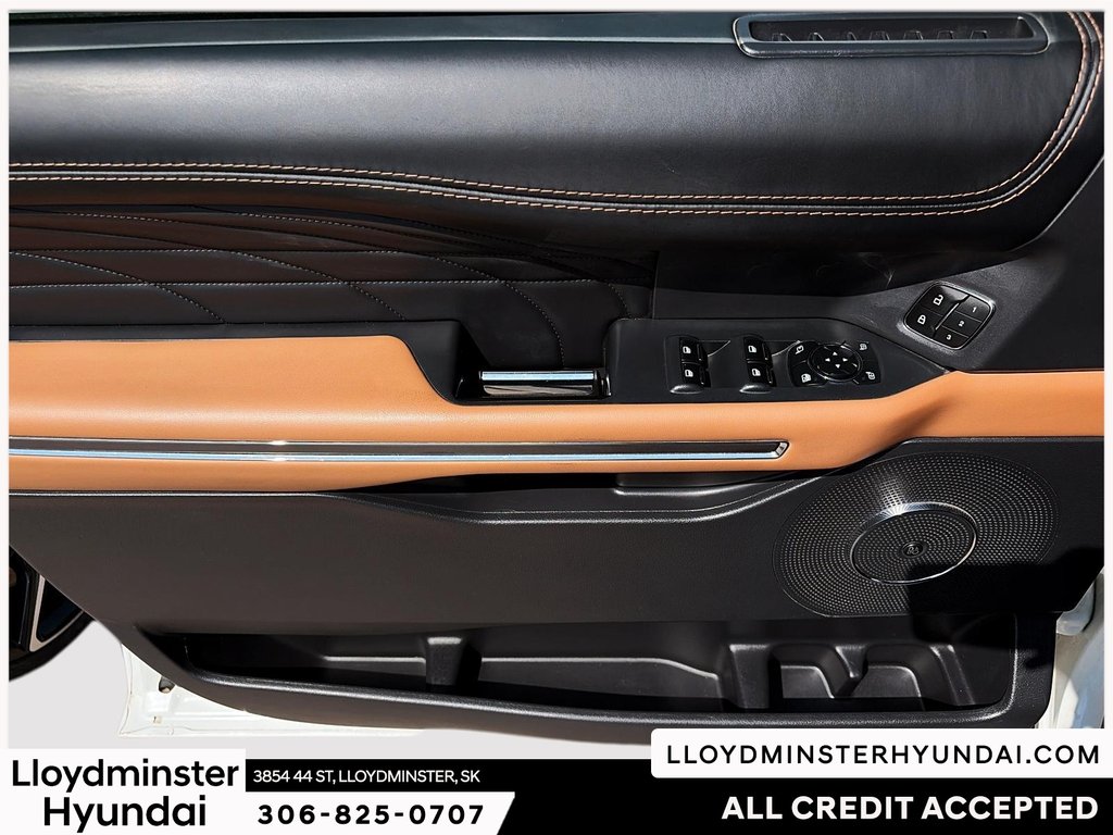 2023 Ford Expedition Max Platinum in Lloydminster, Saskatchewan - 18 - w1024h768px