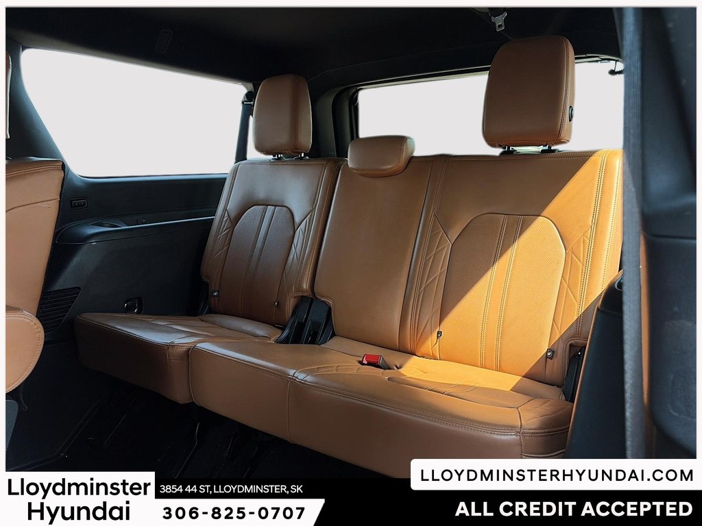 2023 Ford Expedition Max Platinum in Lloydminster, Saskatchewan - 16 - w1024h768px