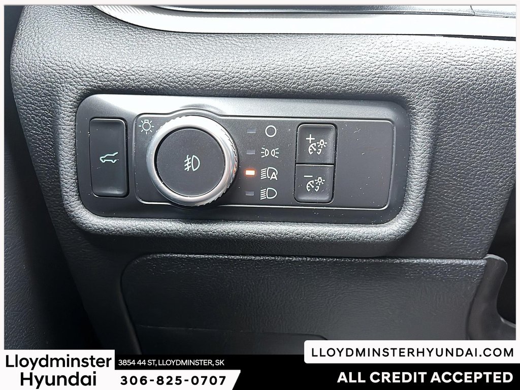 2020 Ford Explorer XLT in Lloydminster, Saskatchewan - 19 - w1024h768px