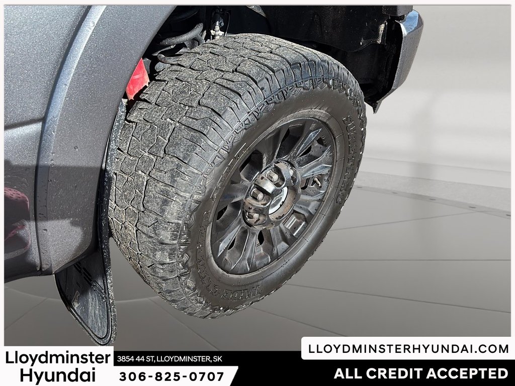 2022 Ford Super Duty F-350 SRW LARIAT in Lloydminster, Saskatchewan - 10 - w1024h768px