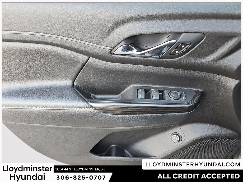 2019 GMC Acadia SLT in Lloydminster, Saskatchewan - 15 - w1024h768px