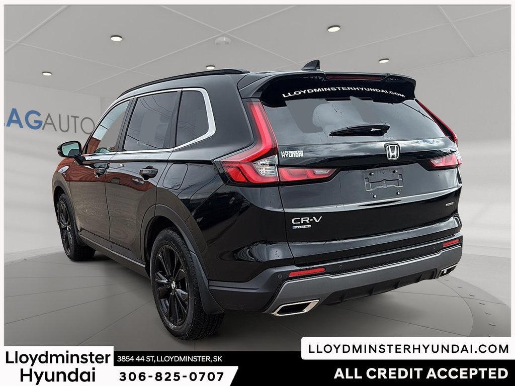 2025 Honda CR-V HYBRID Touring in Lloydminster, Saskatchewan - 8 - w1024h768px