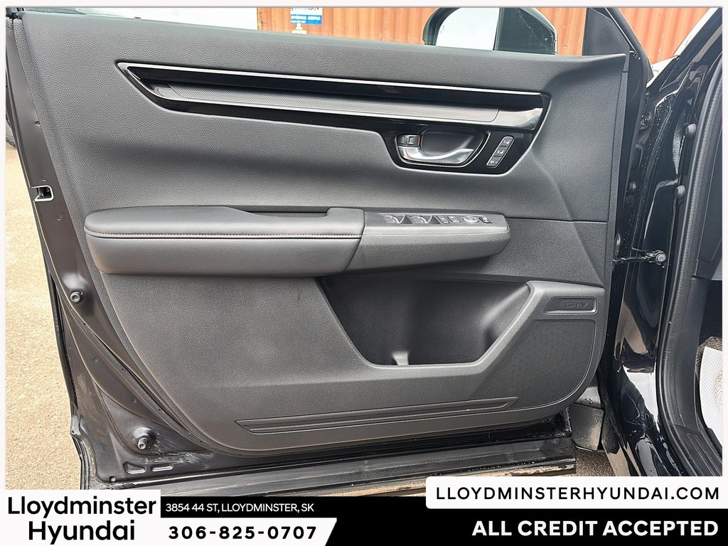 2025 Honda CR-V HYBRID Touring in Lloydminster, Saskatchewan - 15 - w1024h768px