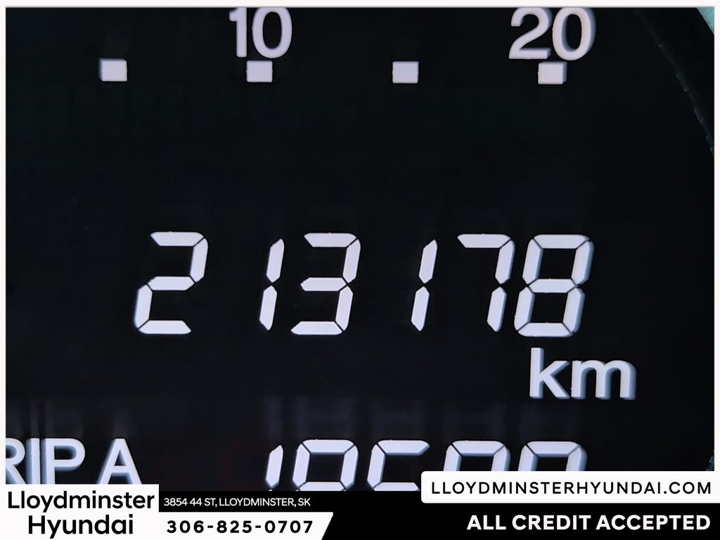 2013 Honda CR-V Touring in Lloydminster, Saskatchewan - 17 - w1024h768px
