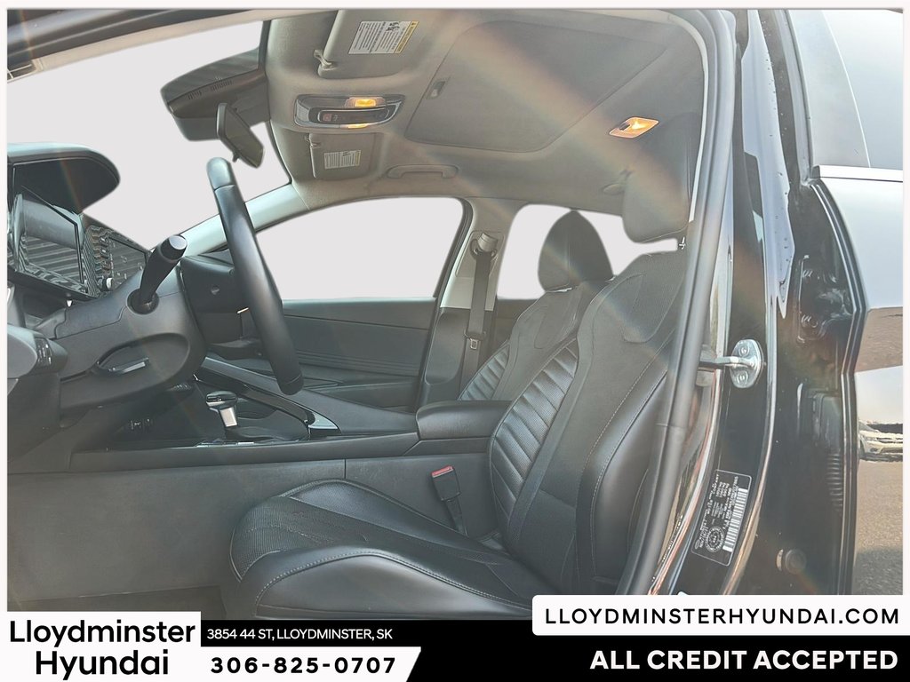 2022 Hyundai Elantra Hybrid Ultimate in Lloydminster, Saskatchewan - 9 - w1024h768px