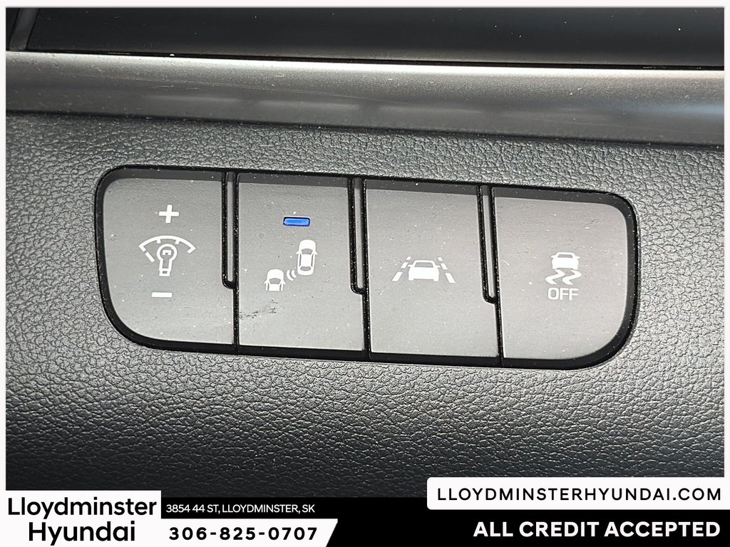 2019 Hyundai Elantra Luxury in Lloydminster, Saskatchewan - 18 - w1024h768px