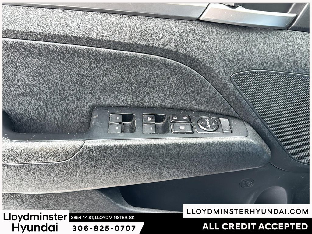2019 Hyundai Elantra Luxury in Lloydminster, Saskatchewan - 13 - w1024h768px