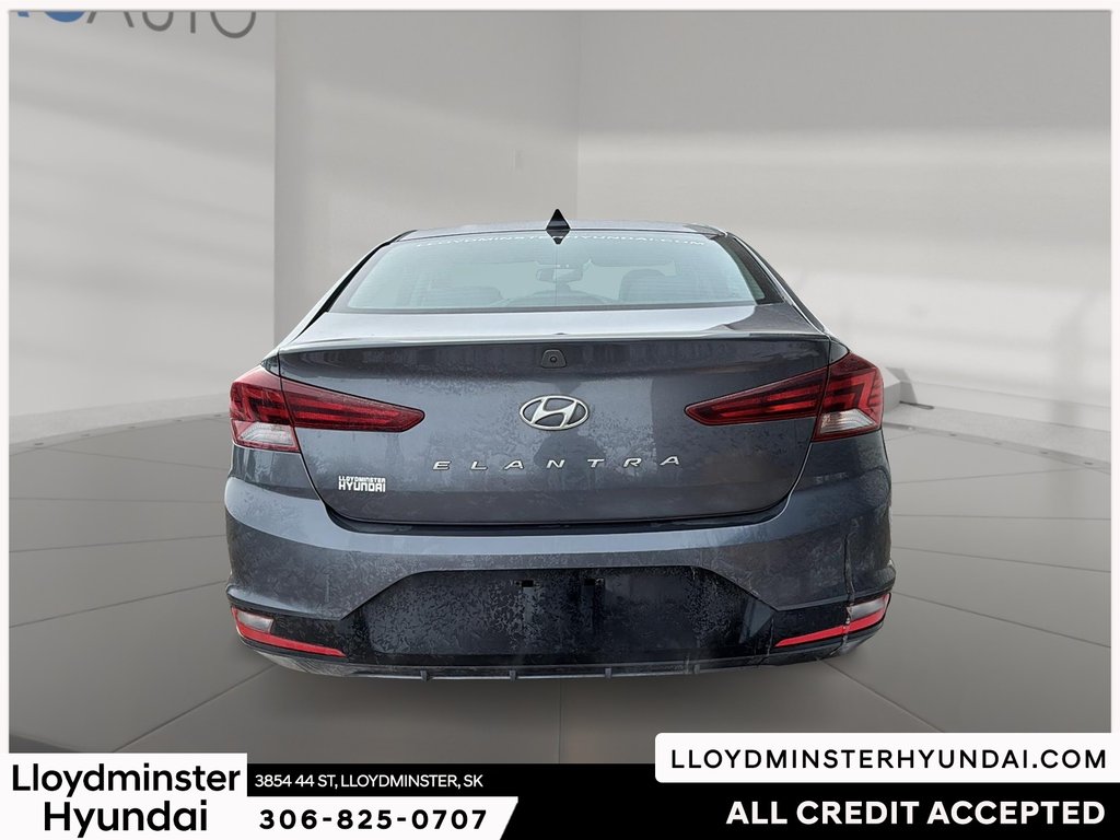 2019 Hyundai Elantra Luxury in Lloydminster, Saskatchewan - 6 - w1024h768px