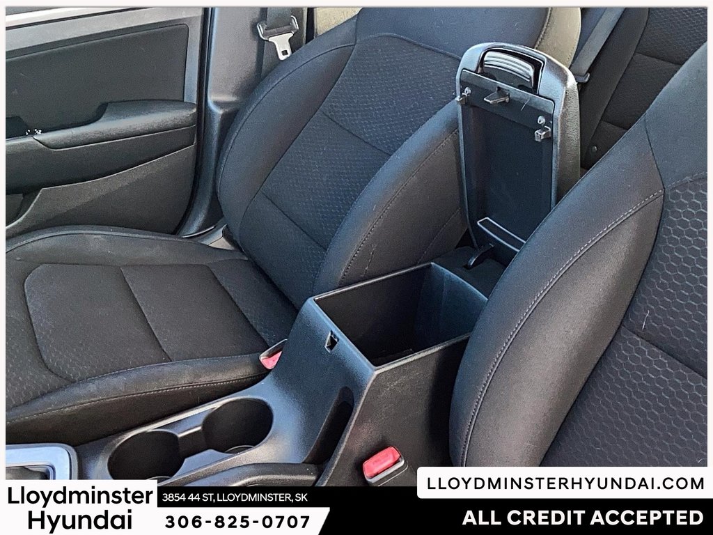 2020 Hyundai Elantra Preferred w/Sun & Safety Package in Lloydminster, Saskatchewan - 13 - w1024h768px