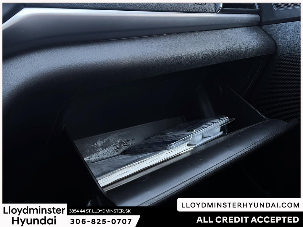 2020 Hyundai Elantra Preferred in Lloydminster, Saskatchewan - 22 - w1024h768px