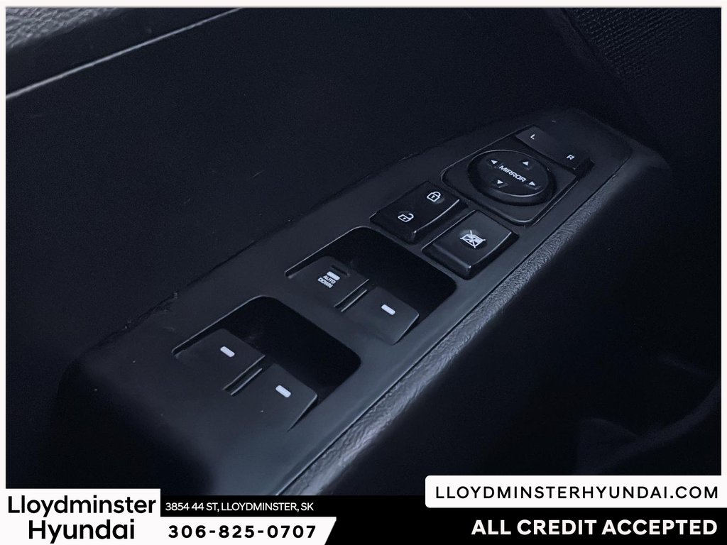 2020 Hyundai Elantra Essential in Lloydminster, Saskatchewan - 12 - w1024h768px