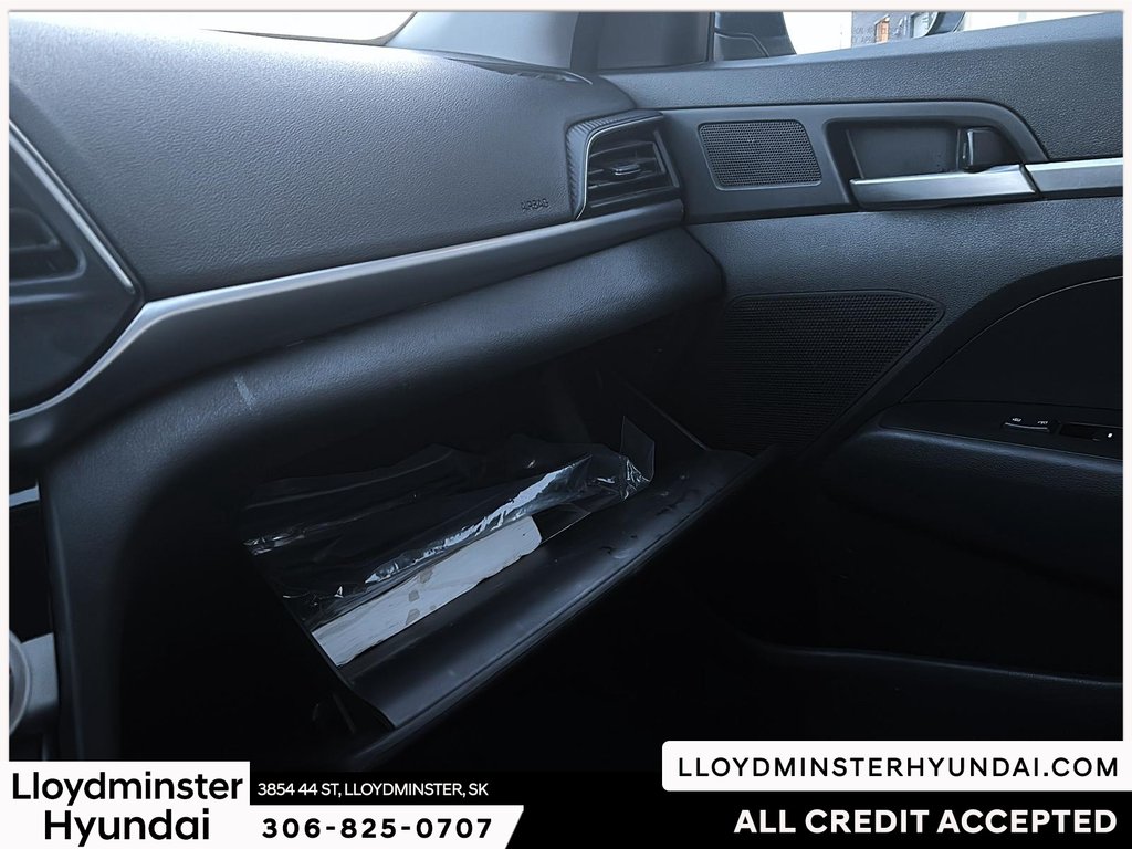 2020 Hyundai Elantra Essential in Lloydminster, Saskatchewan - 18 - w1024h768px
