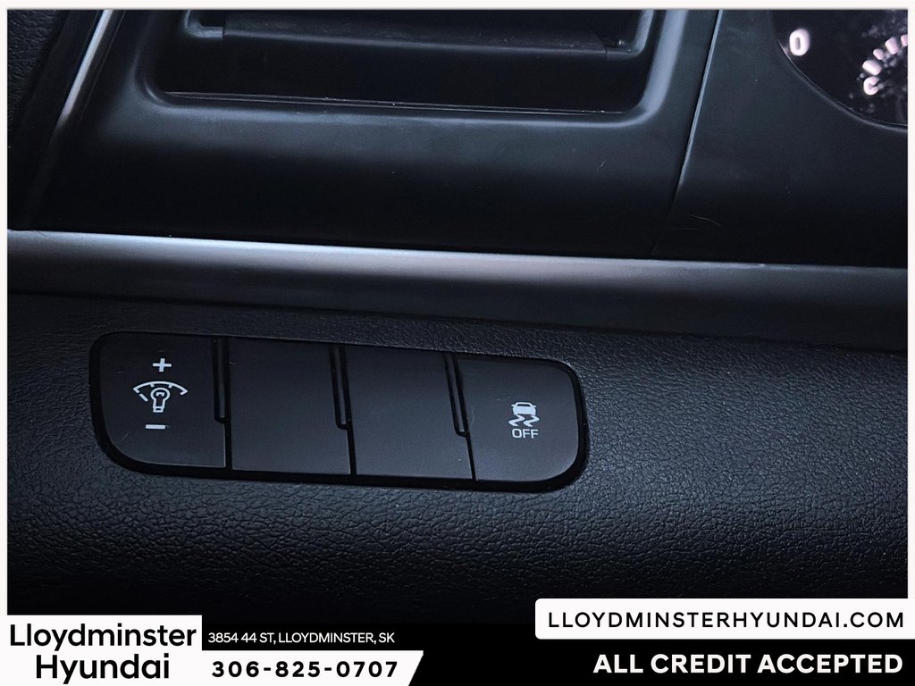 2020 Hyundai Elantra Essential in Lloydminster, Saskatchewan - 17 - w1024h768px