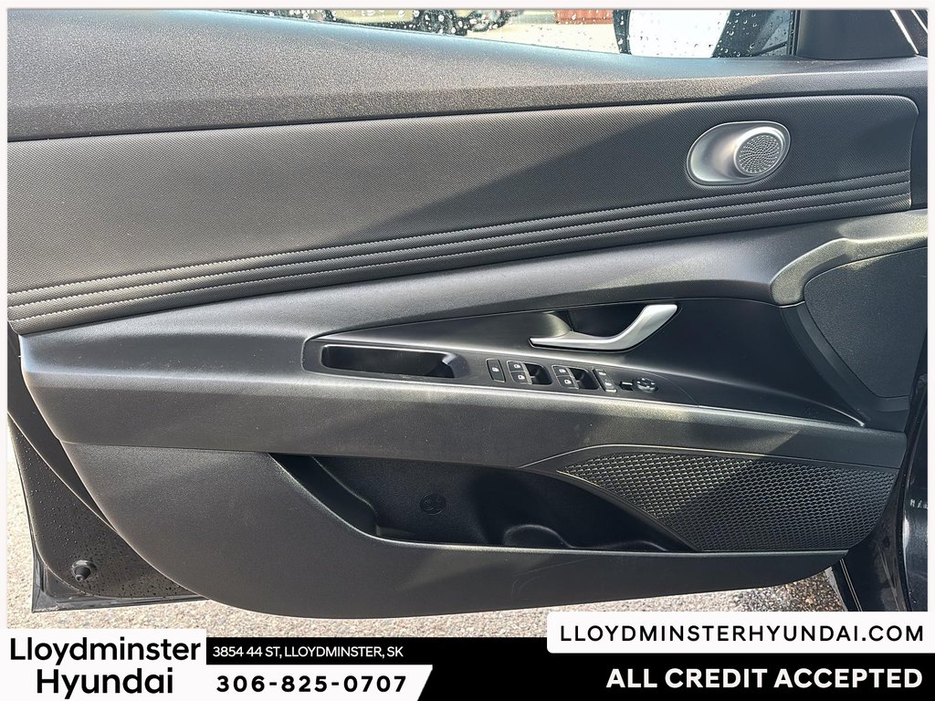 2021 Hyundai Elantra Preferred in Lloydminster, Saskatchewan - 13 - w1024h768px