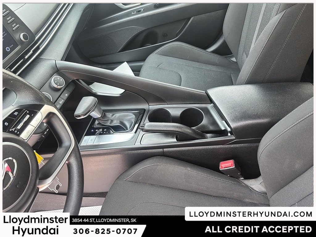 2021 Hyundai Elantra Essential in Lloydminster, Saskatchewan - 12 - w1024h768px