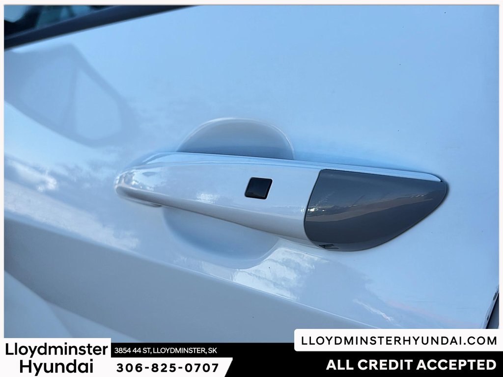 2021 Hyundai Elantra Essential in Lloydminster, Saskatchewan - 11 - w1024h768px