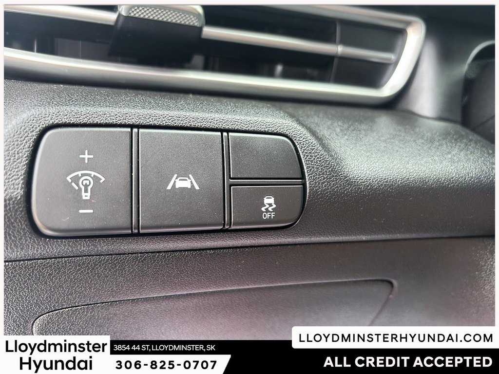 2021 Hyundai Elantra Essential in Lloydminster, Saskatchewan - 18 - w1024h768px