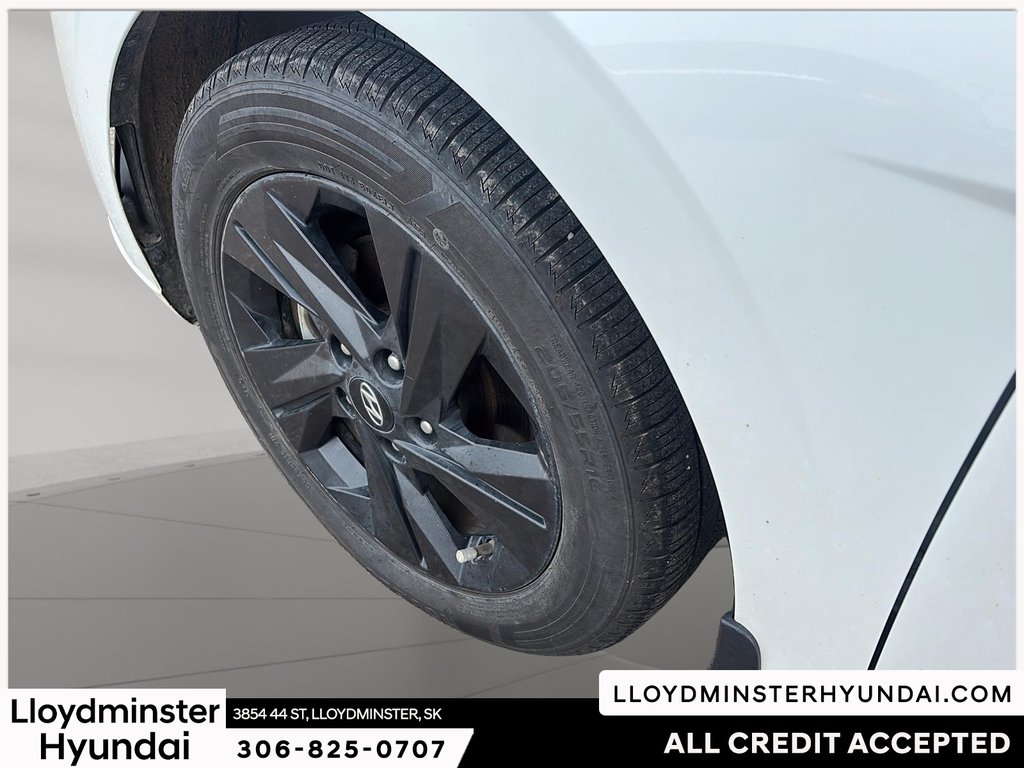 2021 Hyundai Elantra Essential in Lloydminster, Saskatchewan - 10 - w1024h768px