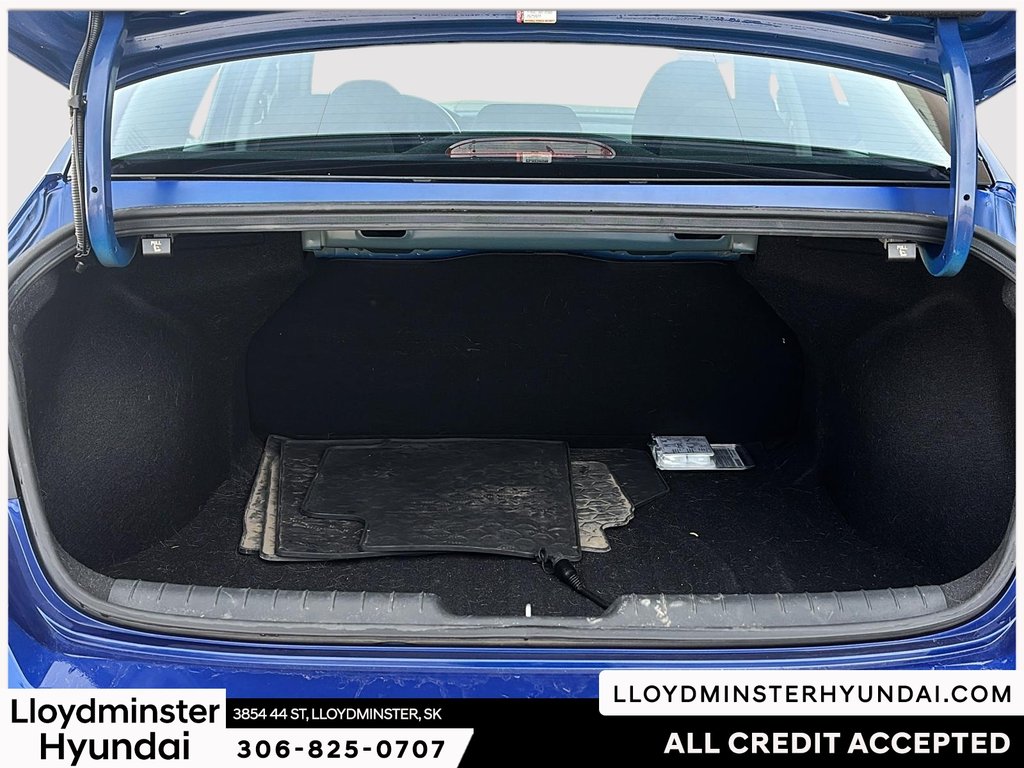 2021 Hyundai Elantra Preferred in Lloydminster, Saskatchewan - 9 - w1024h768px