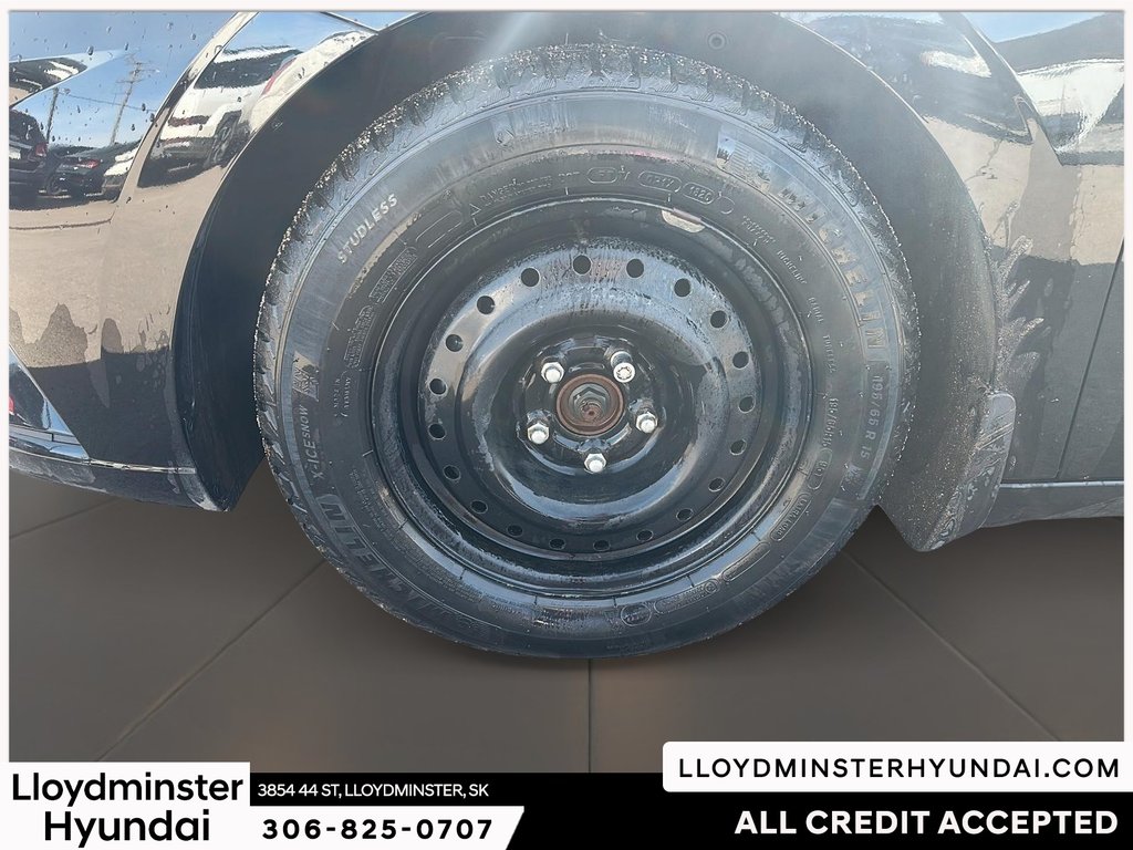 2021 Hyundai Elantra Essential in Lloydminster, Saskatchewan - 10 - w1024h768px