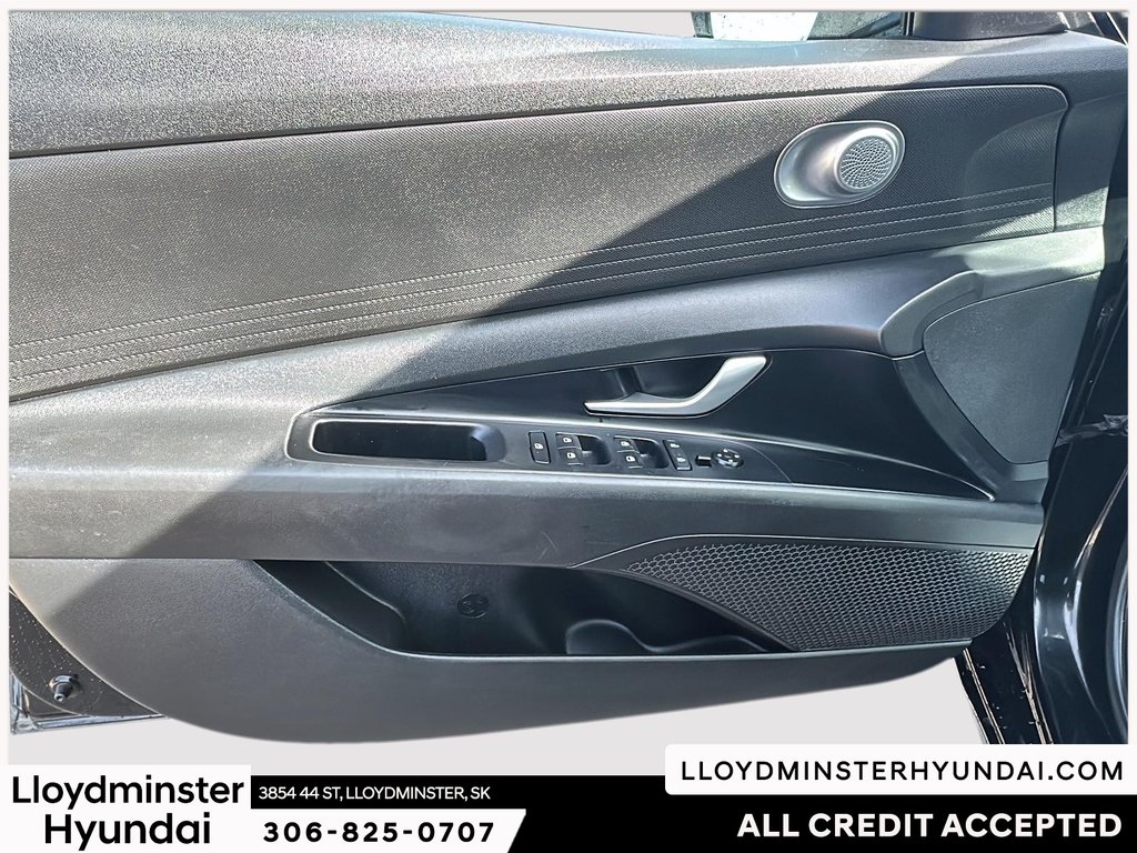 2021 Hyundai Elantra Essential in Lloydminster, Saskatchewan - 13 - w1024h768px