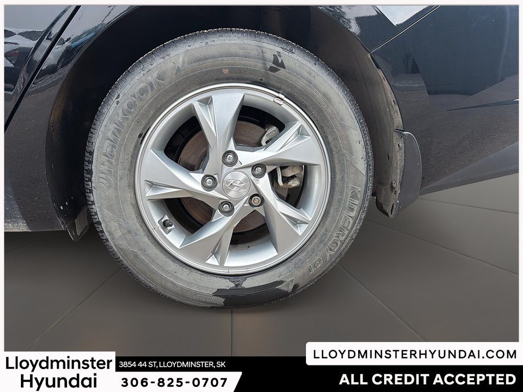2022 Hyundai Elantra Essential in Lloydminster, Saskatchewan - 10 - w1024h768px