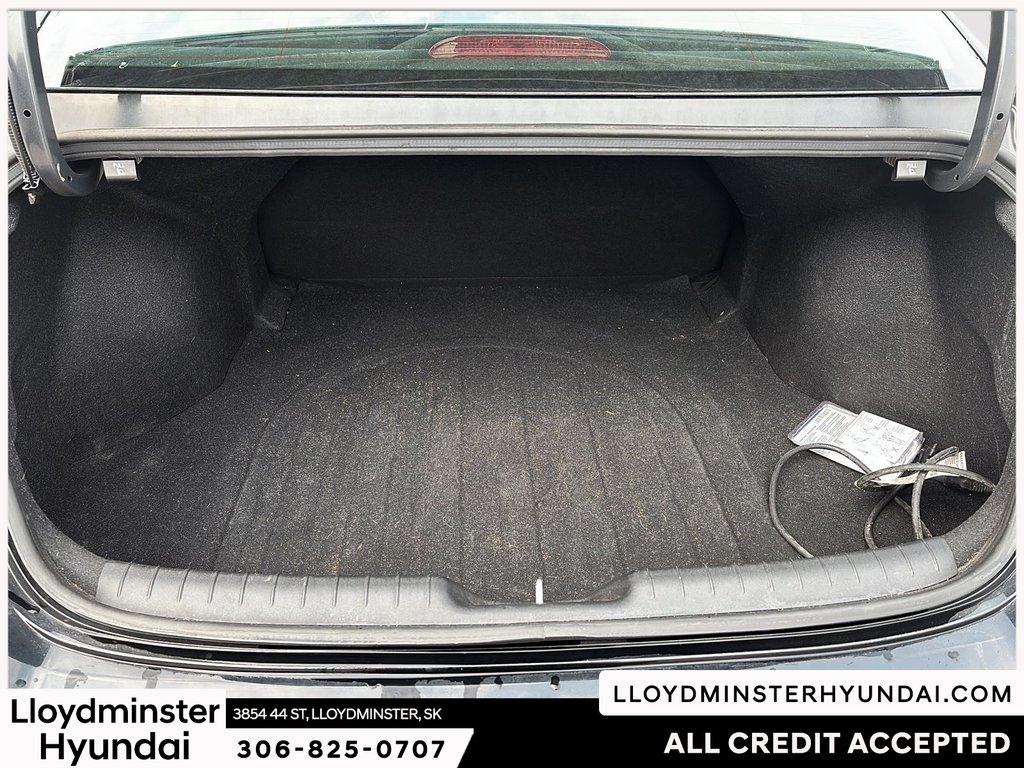 2022 Hyundai Elantra Essential in Lloydminster, Saskatchewan - 9 - w1024h768px