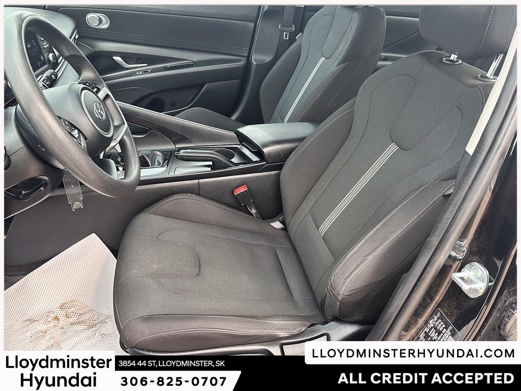 2022 Hyundai Elantra Essential in Lloydminster, Saskatchewan - 11 - w1024h768px
