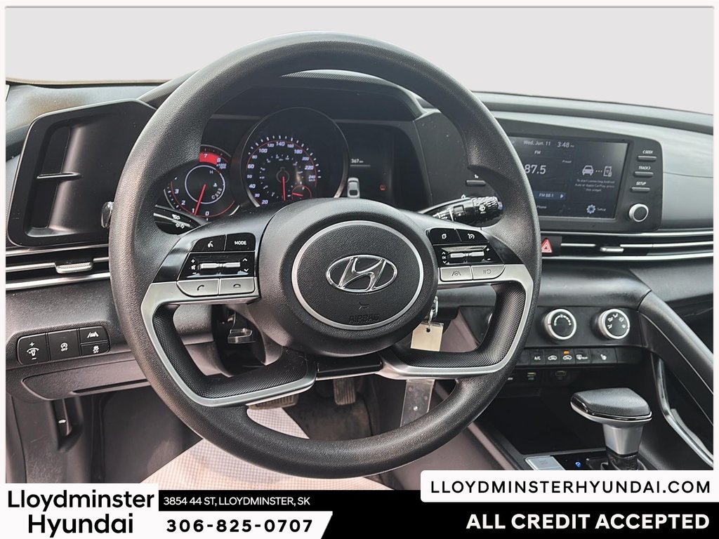 2022 Hyundai Elantra Essential in Lloydminster, Saskatchewan - 14 - w1024h768px