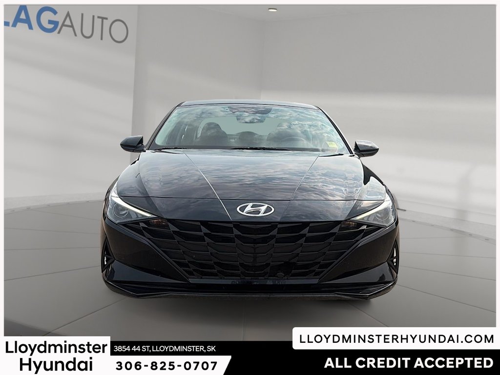 2022 Hyundai Elantra Essential in Lloydminster, Saskatchewan - 2 - w1024h768px