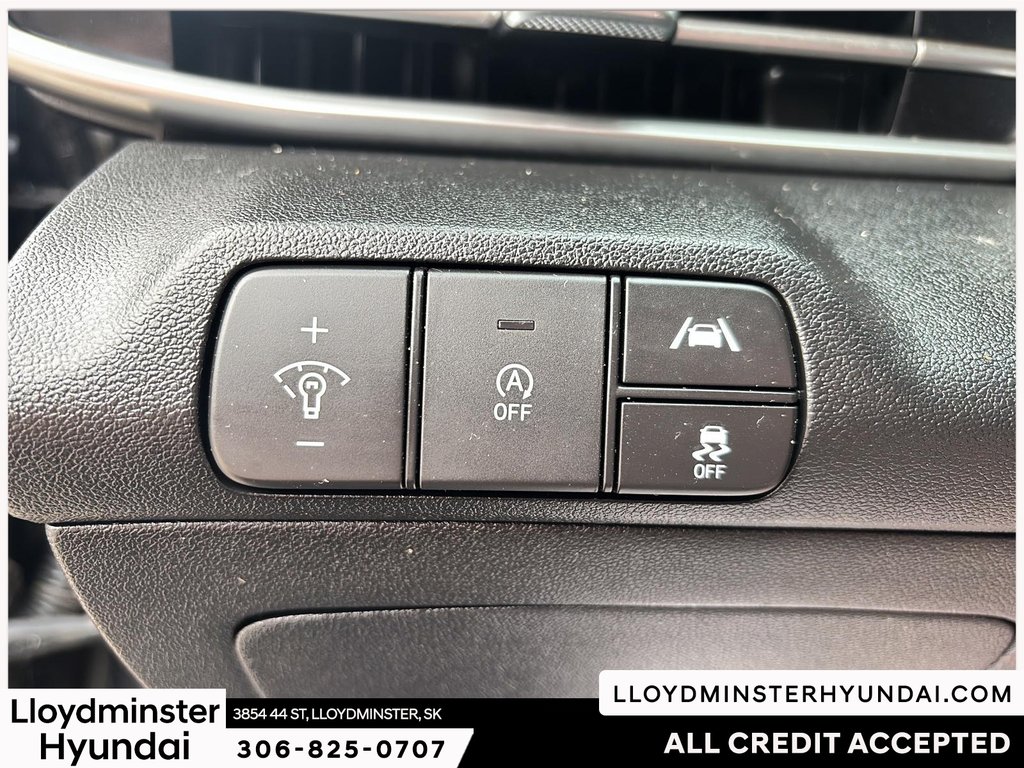 2022 Hyundai Elantra Essential in Lloydminster, Saskatchewan - 18 - w1024h768px