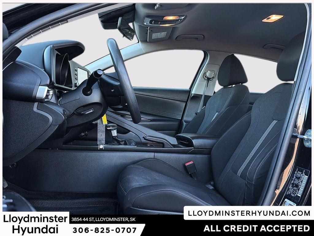 2022 Hyundai Elantra Essential in Lloydminster, Saskatchewan - 10 - w1024h768px