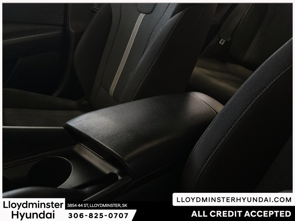 2022 Hyundai Elantra Essential in Lloydminster, Saskatchewan - 23 - w1024h768px