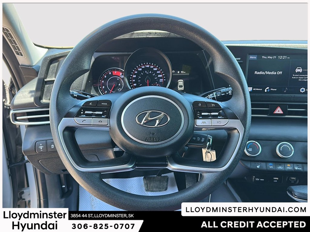 2022 Hyundai Elantra Essential in Lloydminster, Saskatchewan - 14 - w1024h768px