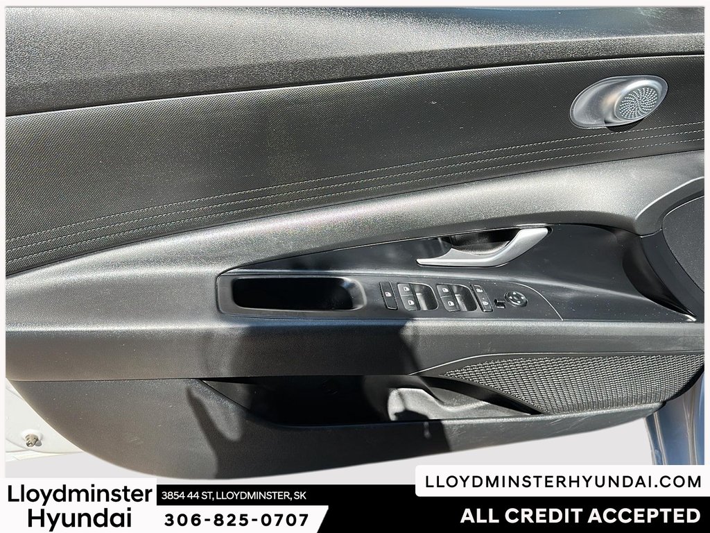 2022 Hyundai Elantra Essential in Lloydminster, Saskatchewan - 13 - w1024h768px