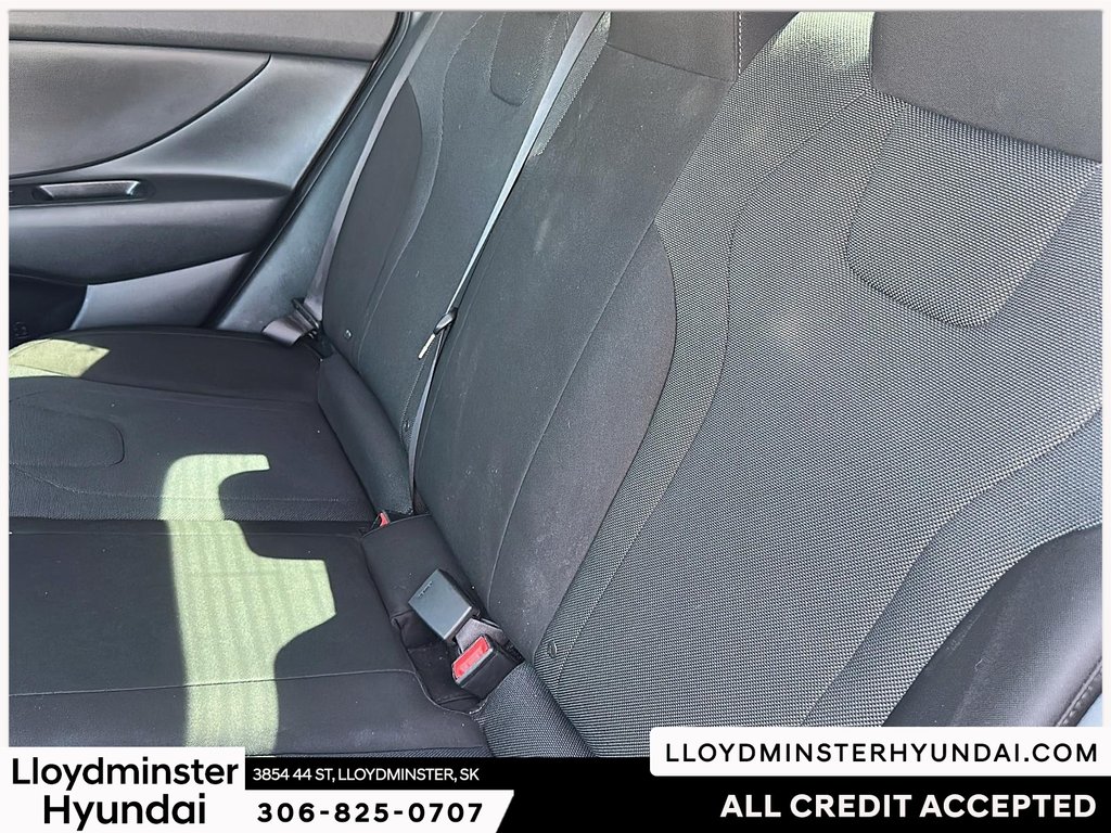 2022 Hyundai Elantra Essential in Lloydminster, Saskatchewan - 21 - w1024h768px