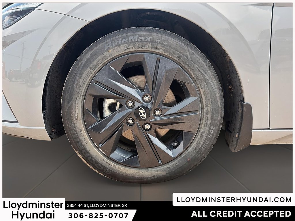 2023 Hyundai Elantra Preferred in Lloydminster, Saskatchewan - 9 - w1024h768px