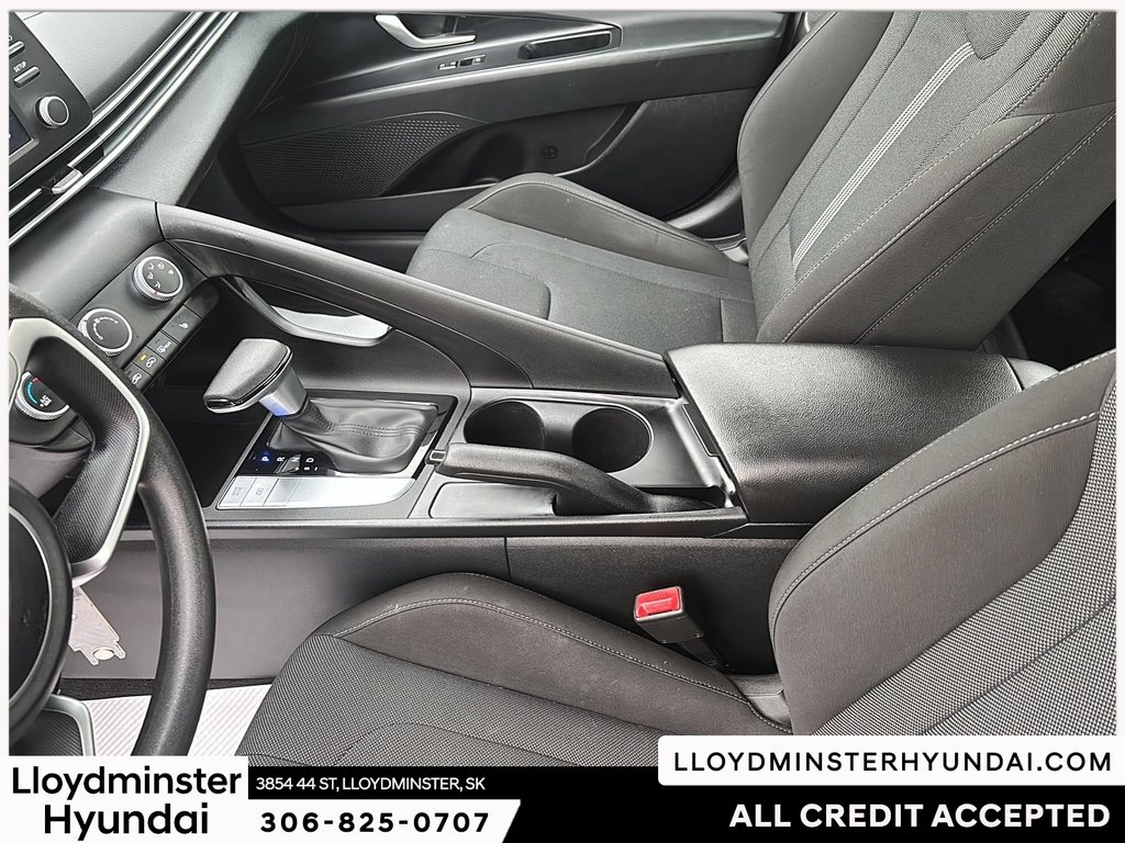 2023 Hyundai Elantra Essential in Lloydminster, Saskatchewan - 12 - w1024h768px